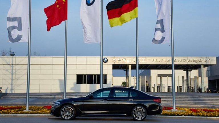الصين تُعفي شركات السيارات الأجنبية من شرط المشاريع المشتركة