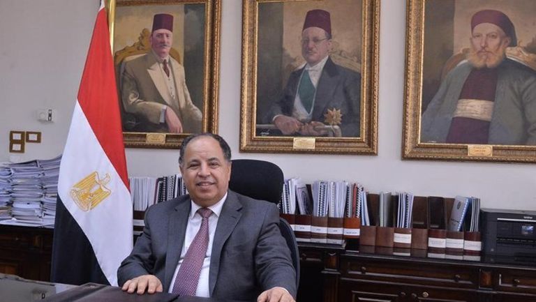 وزير المالية
