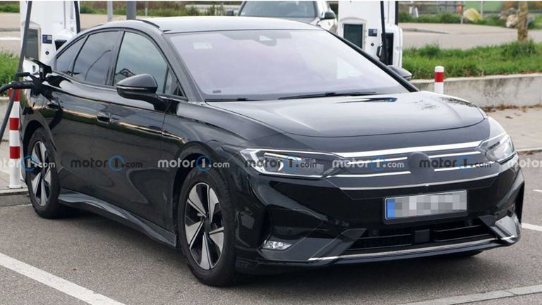 volkswagen-aero-b-sedan-spy-shots (2)