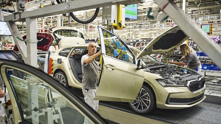 231201_Skoda-Superb-production-in-Bratislava-2_46ade400-1440x990