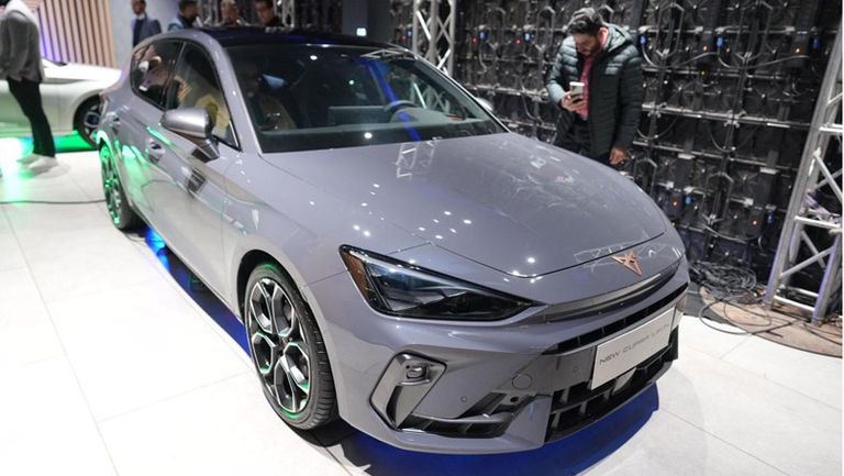 كوبرا ليون فيس ليفت 2025