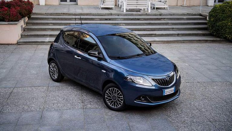 lancia-ypsilon-restyling-2021 (1)