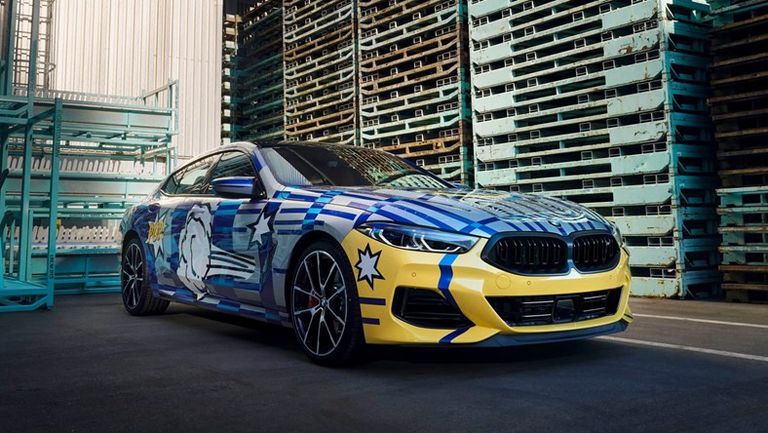 سيارة فنية بتوقيع جيف كونز