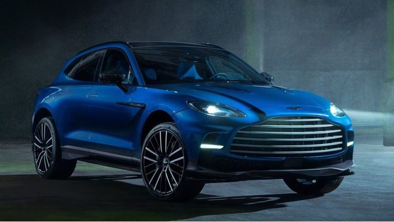 Aston_Martin-DBX707-2023-1024-02