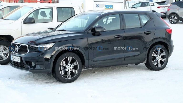 volvo-xc40-facelift-spy-photo (4)