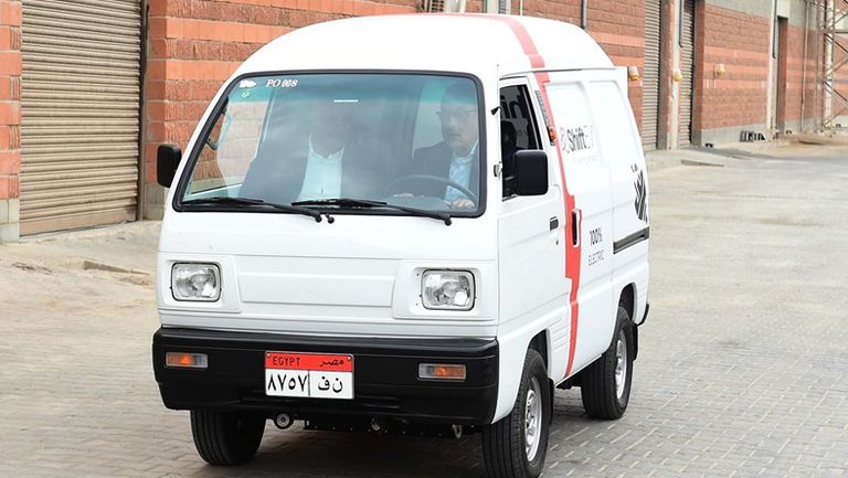 تحويل السيارات للعمل بالكهرباء (10)