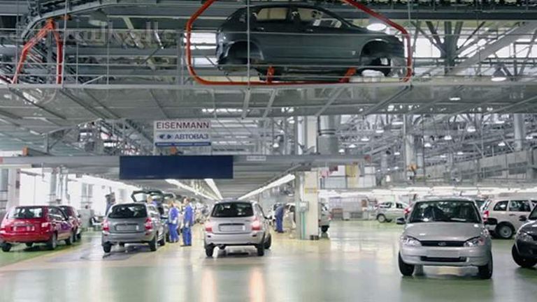 مصنع لادا الروسي يواصل إنتاجه على الرغم من حالات الإصابة الأولى بالفيروس