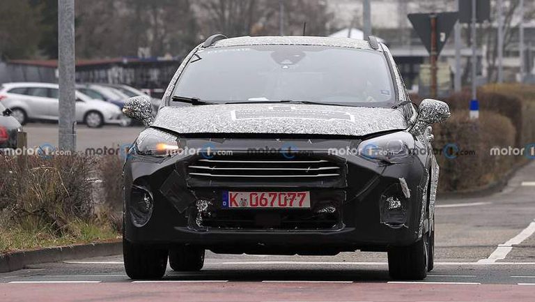 ford-fiesta-facelift-first-spy-photo-front