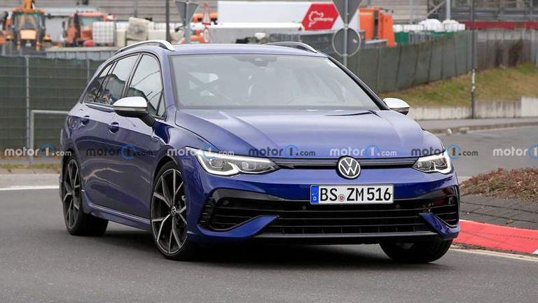 2022-vw-golf-r-wagon-spy-photo (1)