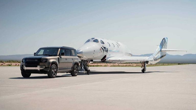 land-rover-accompagna-virgin-galactic-nello-spazio