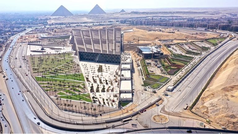 محطة مترو المتحف الكبير