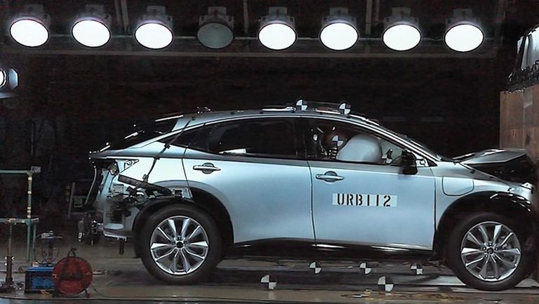 نيسان أريا تُجري اختبارات التصادم