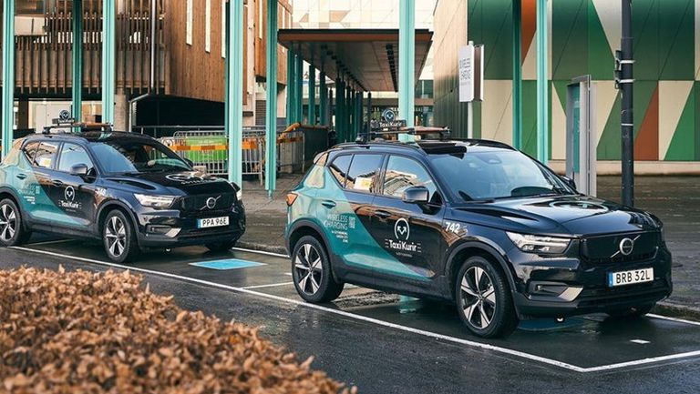 فولفو تختبر تقنية الشحن اللاسلكي