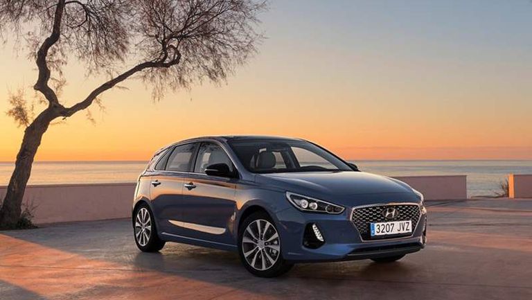 Hyundai-i30-2017-800-01