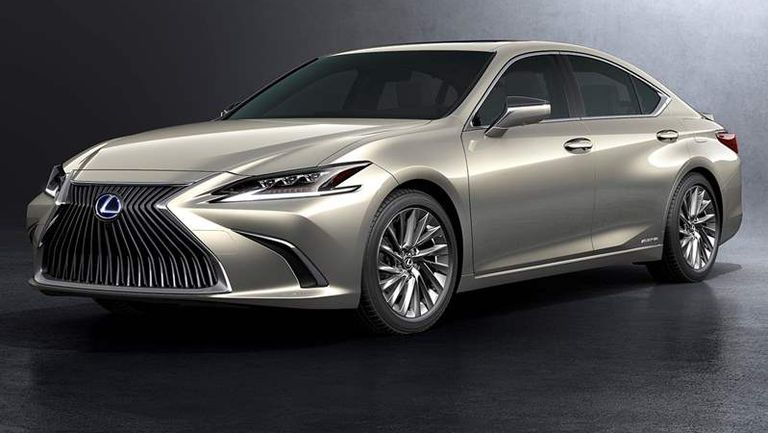 2018-Lexus-ES-300h_studio_front_static