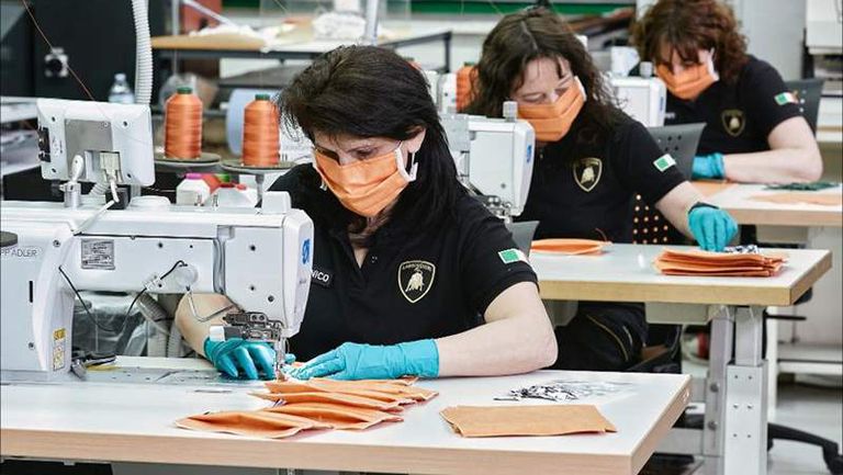 لامبورجيني تبدأ إنتاج الأقنعة الطبية ودروع الوجه للحد من انتشار كورونا