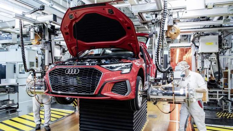 أودي ورينو أول الشركات الأوربية استئنافًا لإنتاج السيارات خلال أزمة كورونا 2