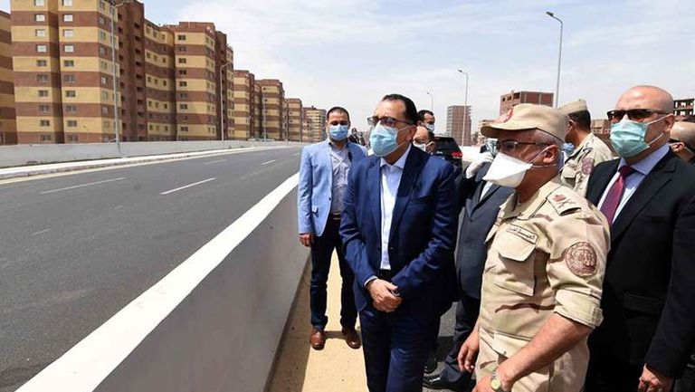 رئيس الوزراء يتفقد محور الفريق إبراهيم العربي وعدد من المشروعات الأخرى
