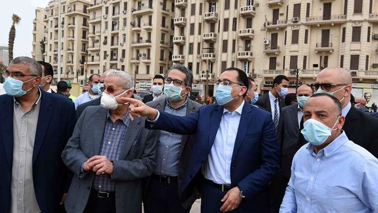 رئيس الوزراء يُتابع من الموقع الموقف النهائي لأعمال تطوير ميدان التحرير

