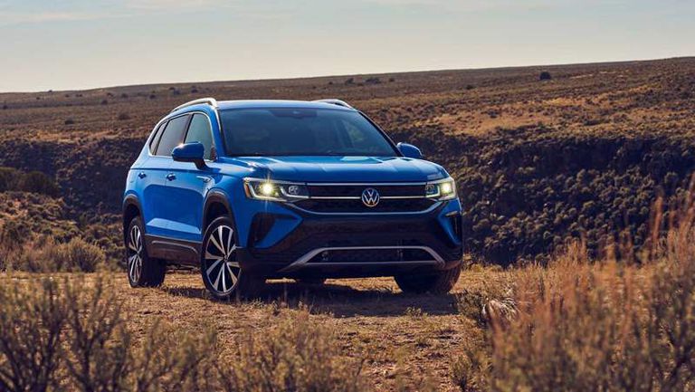 2022-volkswagen-taos-front-quarter