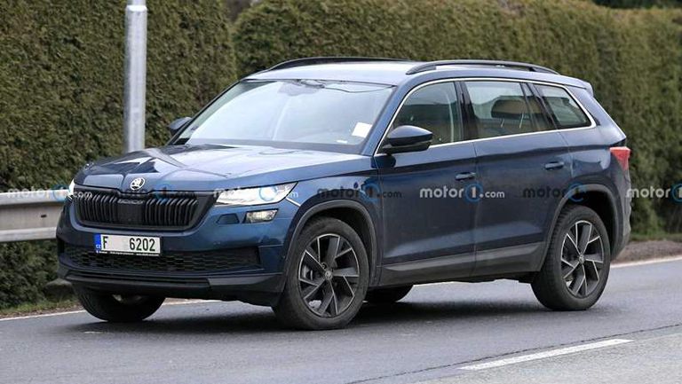 2021-skoda-kodiaq-facelift-spy-photo (1)