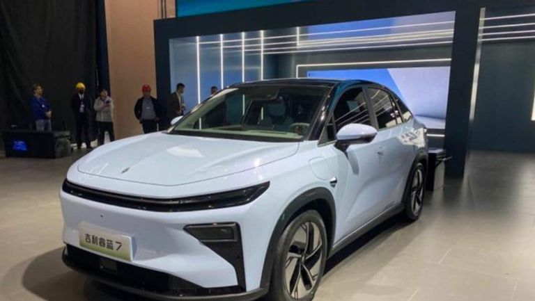 الكشف عن جيلي Ruilan 7 كوبيه في معرض شنغهاي بالصين 1