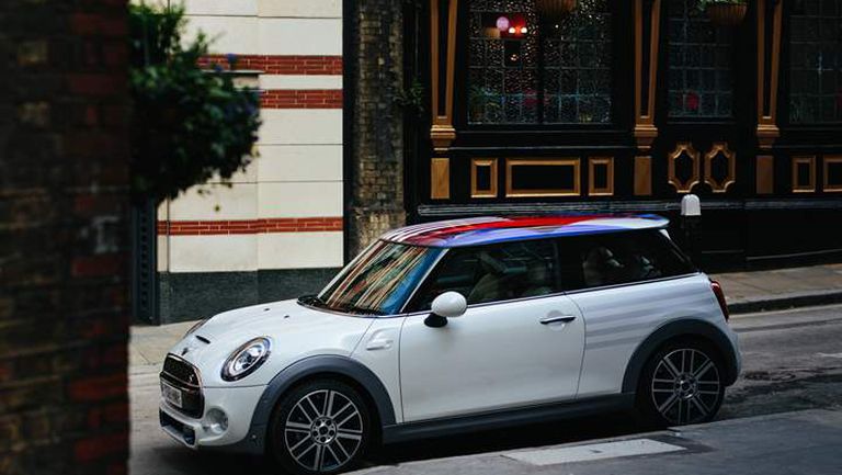 Royal-wedding-MINI-Design-One-Off-10