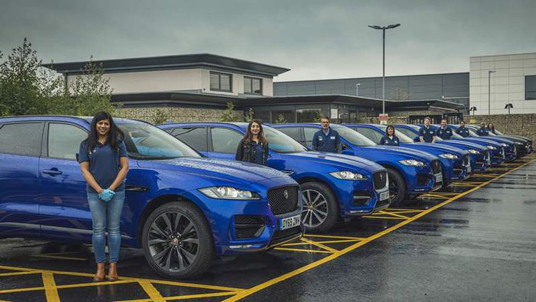 دعم جاكوار ولاند رو?ر لمكافحة فيروس كورونا المستجد:
تقديم أكثر من 360 سيارة عالمياً لدعم الاستجابة لحالة الطوارئ