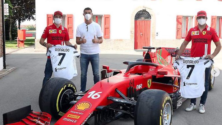cristiano-ronaldo-visits-ferrari-and-buys-himself-a-very-special-monza-sp2_1