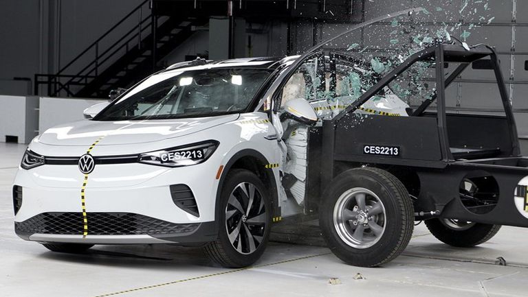 2022-IIHS-Side-Impact-Test-Midsize-SUV-1