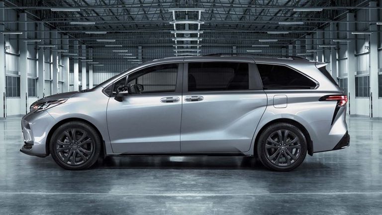2023-Toyota-Sienna-1