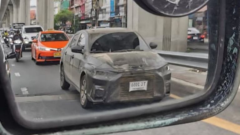 ภาพ-Spyshot-คาดว่าจะเป็น-All-NEW-Toyota-Yaris-Sedan-05