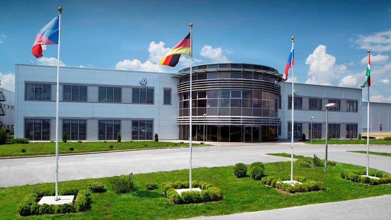 فولكس فاجن تغادر السوق الروسي وتبيع جميع ممتلكاتها