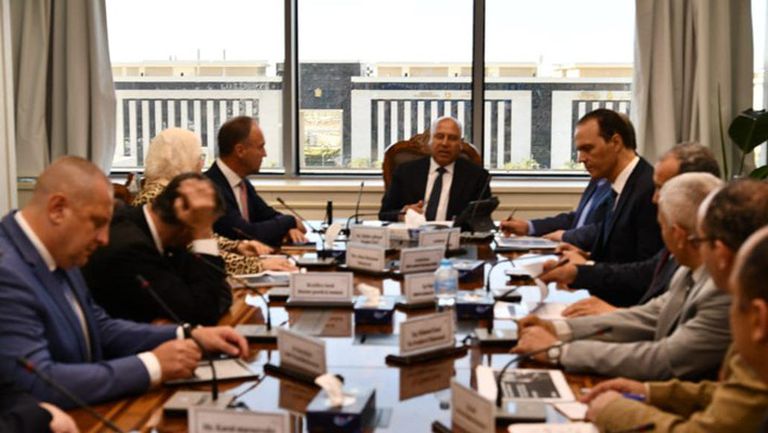 وزير النقل لن يتم التعاقد لشراء أي عربات سكة حديد او جرارات او مونوريل او مترو انفاق من خارج مصر 4