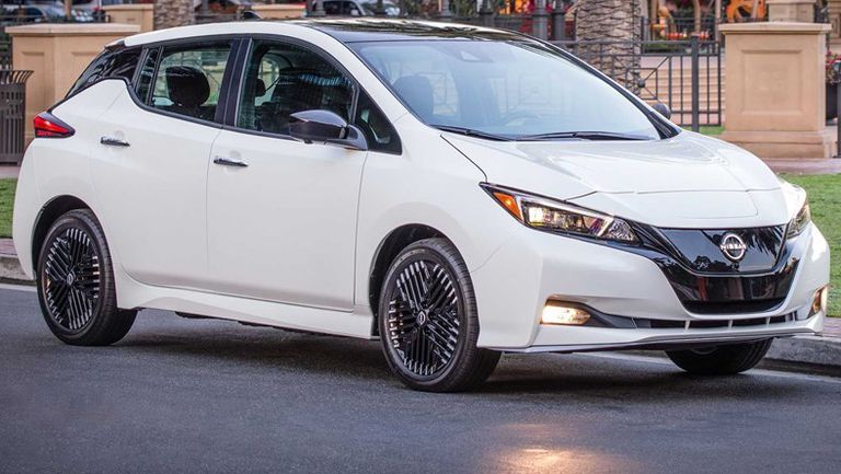 نيسان ليف 2023