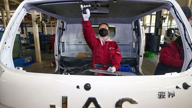 موسكو تتواصل مع شركات سيارات صينية