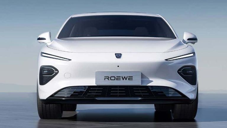 سيارة سيدان كهربائية من سايك بمدى يصل إلى 610 كم 1