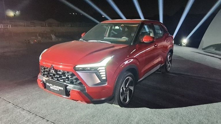 ميتسوبيشي أوتلاندر سبورت