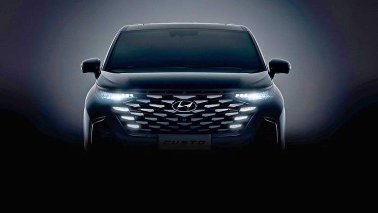 2022-hyundai-custo-teaser (4)
