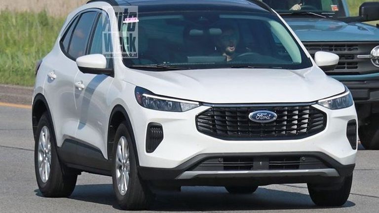 ford-kuga-facelift-2023-fotos-espia-202288666-1658775472_1