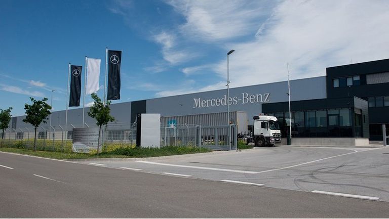 مرسيدس-بنز ايجيبت تستعد لإفتتاح مركزها اللوجيستي في المنطقة الاقتصادية لقناة السويس