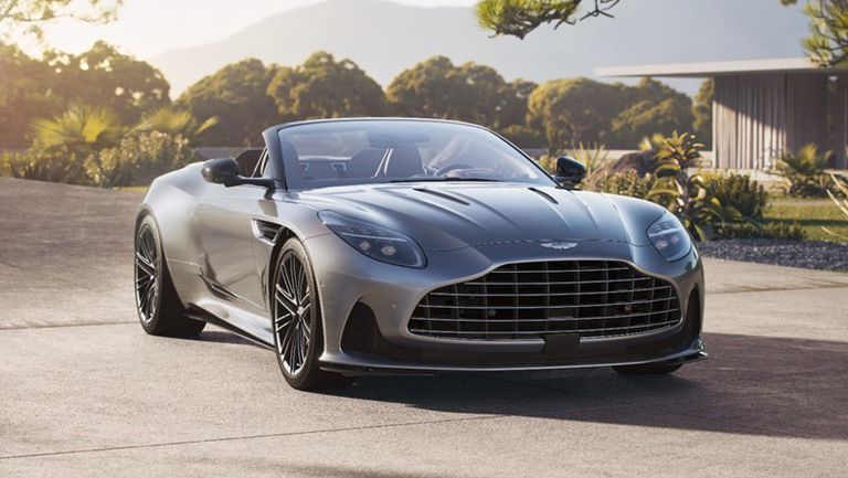 أستون مارتن DB12 فولانتي