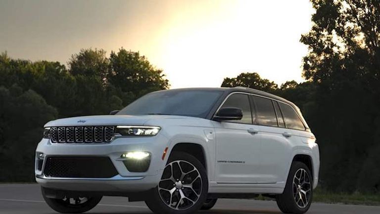 جيب تحدد موعد الكشف عن جراند شيروكي ذات الصفين