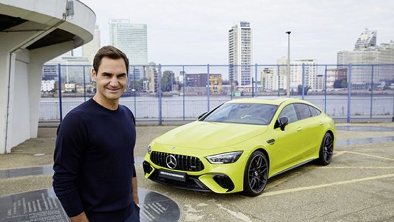 mercedes-amg-gt-63-s-e-performance-neon-yellow-roger-federer-1