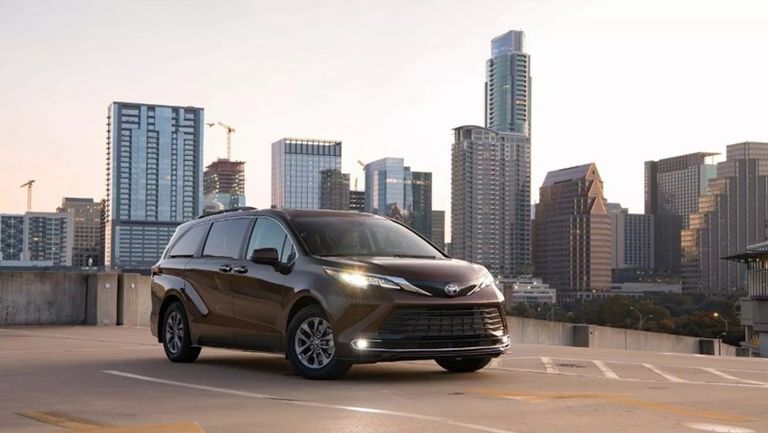 تويوتا سيينا 2024