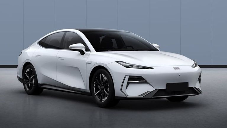 جيلي جالاكسي E8
