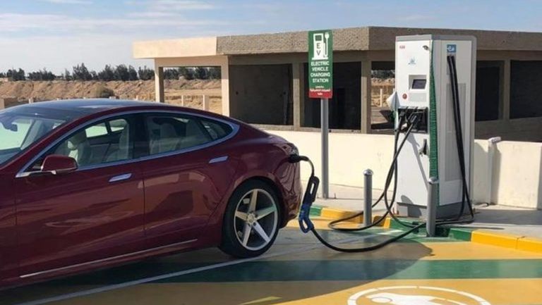 محطة شحن سيارات كهربية
