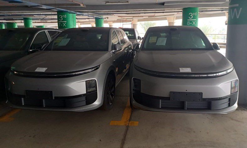 سيارات لي أوتو