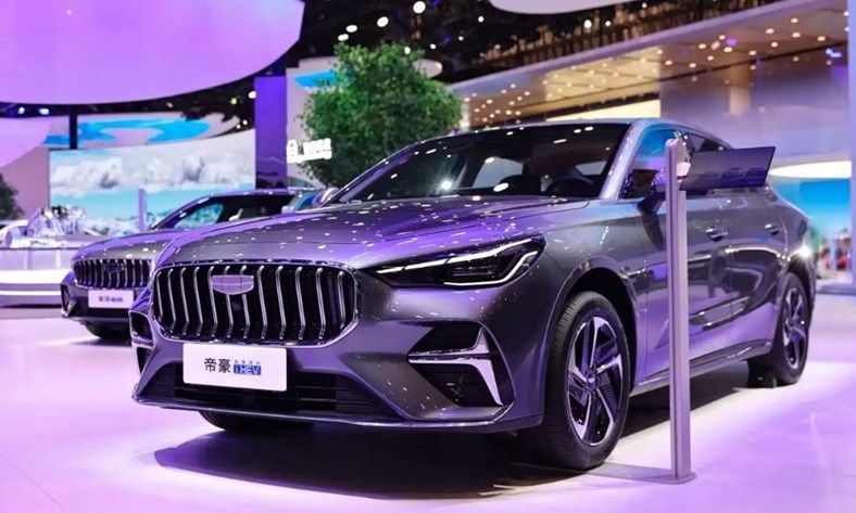 جيلي إمجراند i-HEV