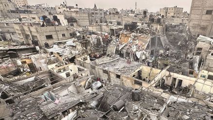 دمار هائل في غزة بسبب القضف الإسرائيلي المتواصل على القطاع